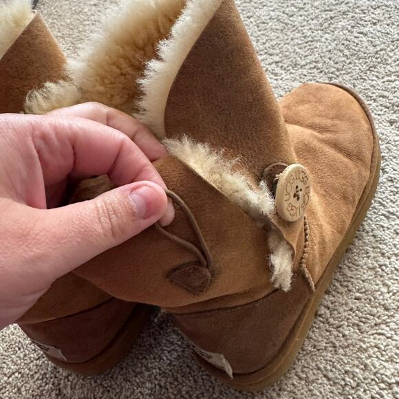 UGG Bailey Button II Sheepskin Lined Suede Boots in Chestnut Brown Size 10 - Picture 7 of 13